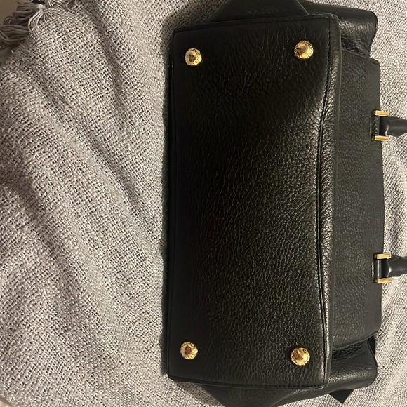 Micheal Kors leather tote bag black/gold color - Picture 6 of 7